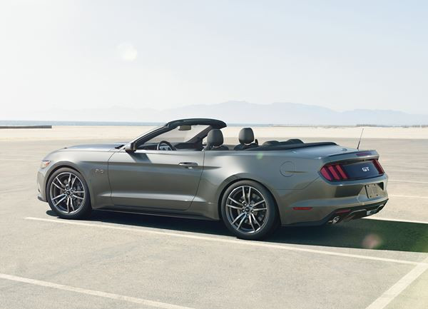 FORD Mustang Cabriolet
