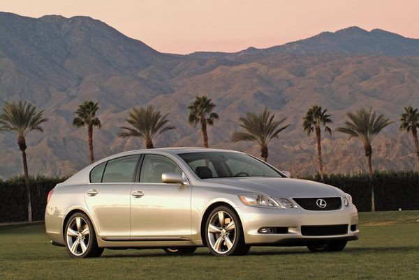 https://www.latribuneauto.com/media/cache/vehicule_slider/photos/LEXUS/GS/LEXU-GS-BE-05-10316/Lexus-GS-Routiere-Copyright-Lexus-02.jpg