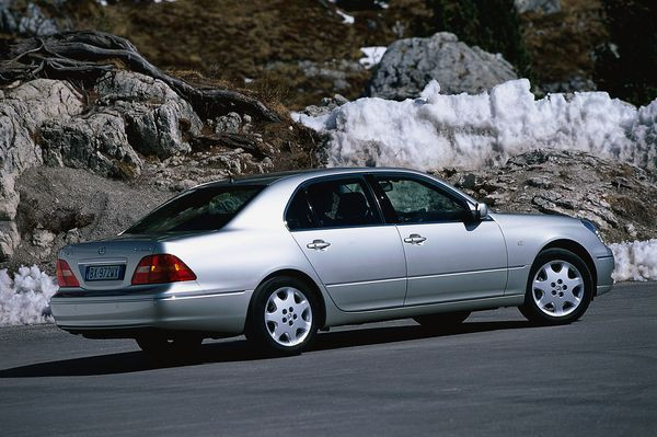 LEXUS LS 430 Pack Caractéristiques