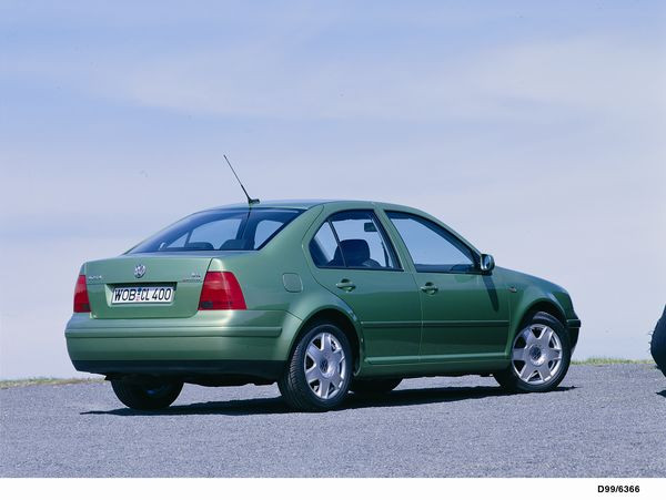 https://www.latribuneauto.com/media/cache/vehicule_slider/photos/VOLKSWAGEN/Bora/VOLK-BORA-BE-98-10741/Volkswagen-Bora-Compacte-Copyright-Volkswagen-1.jpg