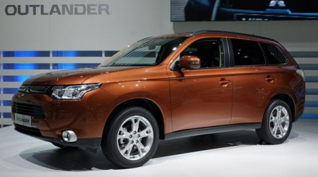 /data/reportages/salon/2012/2012-03-08-Le-nouvel-mitsubishi-outlander-devoile-a-geneve/Diaporama/Mitsubishi-Outlander-Tout terrain-Familial-Copyright-Mitsubishi-01.jpg